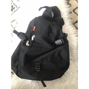 AMPAC Bag Sling Backpack Black Shoulder Strap Adjustable Many Zip Pockets EUC